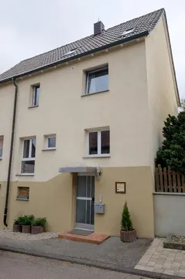 Das Gebäude in dem sich das Gasthaus befindet