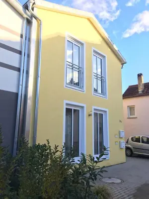 Das Gebäude in dem sich die Ferienwohnung befindet