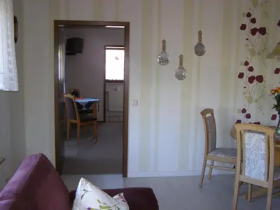 Ein Sitzbereich in der Unterkunft Gästehaus Cornelia