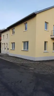 Das Gebäude in dem sich die Ferienwohnung befindet