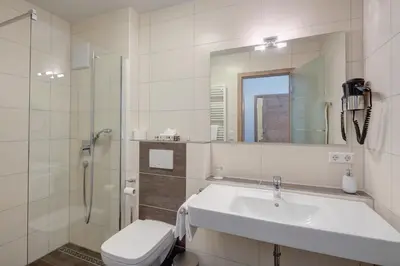 Ein Badezimmer in der Unterkunft Vinotel Heinz J. Schwab