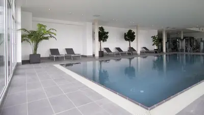 Der Swimmingpool an oder in der Nähe von Hotel absolute