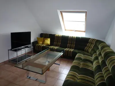 TV/Unterhaltungsangebot in der Unterkunft biozertifiziertes Hotel Höpfigheimer Hof mit Wein-Shop
