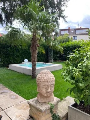 Ein Garten an der Unterkunft Apartment am Weinberg