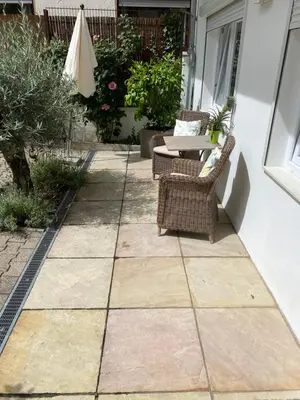 Ein Garten an der Unterkunft Apartment am Weinberg