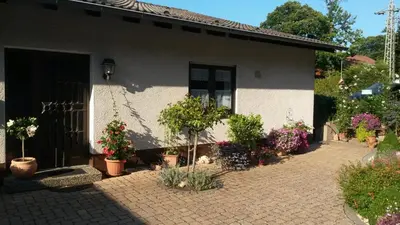 Ein Garten an der Unterkunft Haus Dorfblick