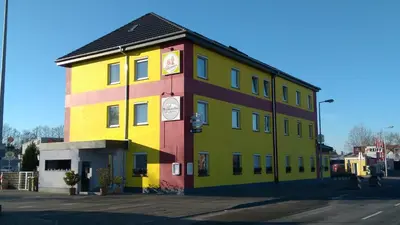 Das Gebäude in dem sich das Hotel befindet