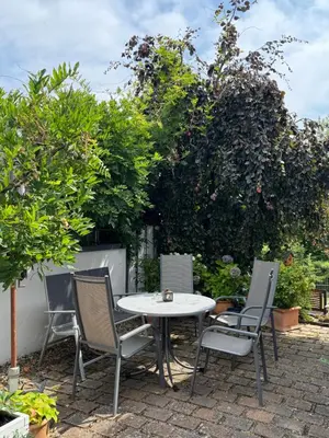 Ein Garten an der Unterkunft Haus am Südfrüchtegarten