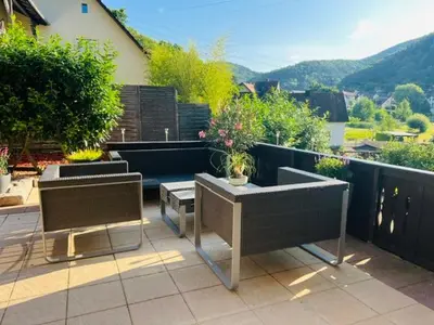 Ein allgemeiner Bergblick oder ein Berglick von des Hotels aus