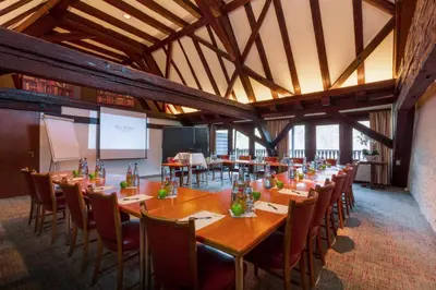 Ein Restaurant oder anderes Speiselokal in der Unterkunft Hotel-Restaurant Burg Hornberg