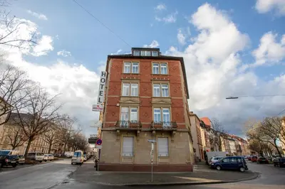 Das Gebäude in dem sich das Hotel befindet