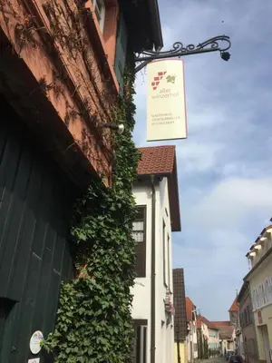 Ein Zertifikat, Auszeichnung, Logo oder anderes Dokument, das in der Unterkunft Alter Winzerhof Weisenheim am Berg e.K. ausgestellt ist