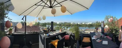 Ein Restaurant oder anderes Speiselokal in der Unterkunft Höll am Main