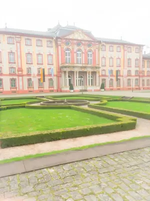 Ein Garten an der Unterkunft Ferienwohnung Schwalbennest