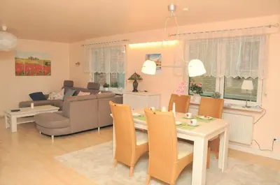Ein Sitzbereich in der Unterkunft 200m² Wohnung in Walldorf - SAP