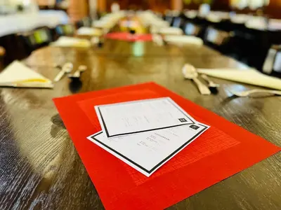 Ein Restaurant oder anderes Speiselokal in der Unterkunft Hotel Hoepfner Burghof