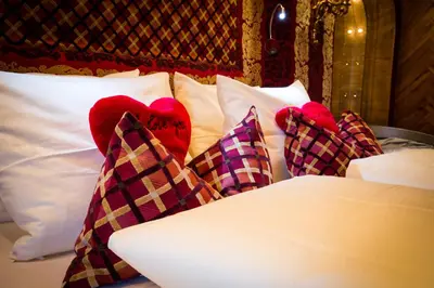 Ein Bett oder Betten in einem Zimmer der Unterkunft ALLVITALIS Traumhotel