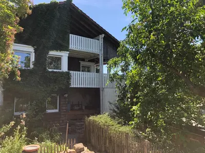 Das Gebäude in dem sich die Ferienwohnung befindet