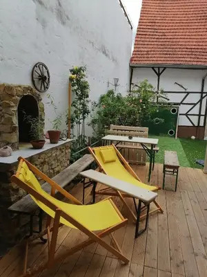 Ein Garten an der Unterkunft Gasthaus Zur Rose