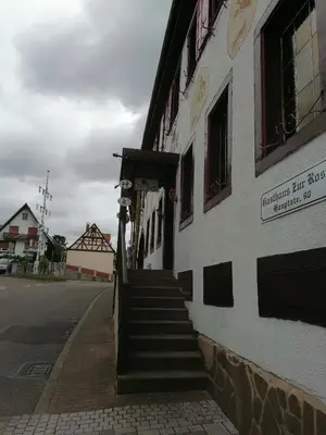Das Gebäude in dem sich das Gasthaus befindet