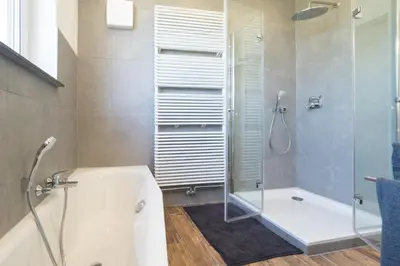 Ein Badezimmer in der Unterkunft Miralior Apartment Mainz - 110m2, Terrasse und Parkplatz - ideal für Gruppen und Familien