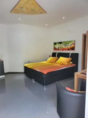 Ein Bett oder Betten in einem Zimmer der Unterkunft Travelers Home