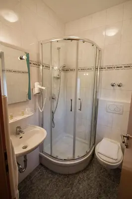 Ein Badezimmer in der Unterkunft Hotel & Restaurant Garda