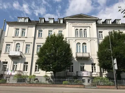 Das Gebäude in dem sich die Ferienwohnung befindet