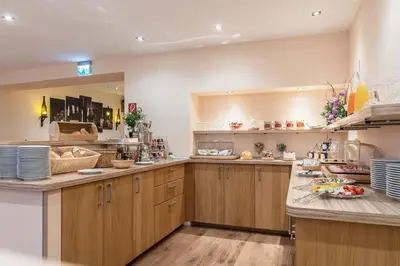 Küche/Küchenzeile in der Unterkunft Hotel Altes Weinhaus