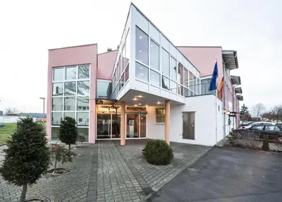 Das Gebäude in dem sich das Hotel befindet