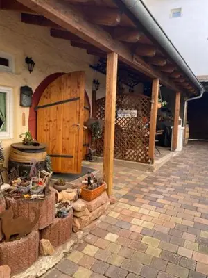 Das Gebäude in dem sich die Ferienwohnung befindet