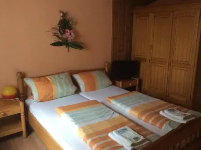 Ein Bett oder Betten in einem Zimmer der Unterkunft Hotel Drei Könige