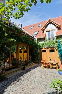 Ein Garten an der Unterkunft Ferienwohnung Pforte 7