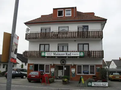 Das Gebäude in dem sich die Pension befindet