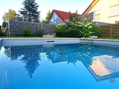 Der Swimmingpool an oder in der Nähe von Komfort Apartment D&D Spessart perfekt für Arbeit & Erholung