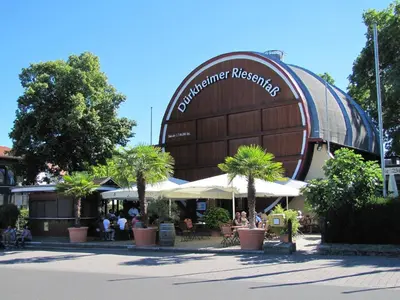 Das Gebäude in dem sich der Ferienpark befindet