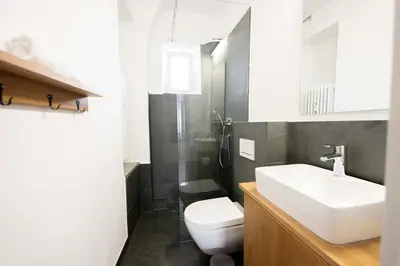 Ein Badezimmer in der Unterkunft FREYZEIT Apartments Deidesheim