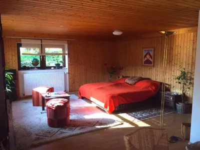 Ein Bett oder Betten in einem Zimmer der Unterkunft schones Zimmer in Gimmeldingen/ Konigsbach