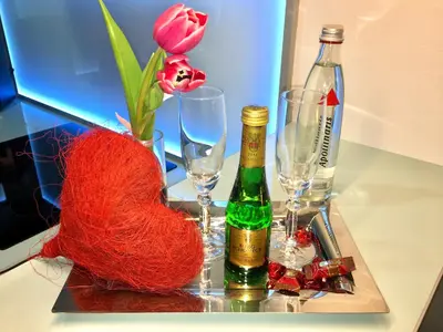 Getränke in der Unterkunft Tiny Apartment LIVE-IN Wertheim am Main