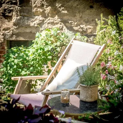 Ein Garten an der Unterkunft Hotel Am Markt