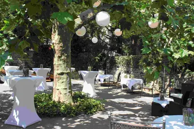 Ein Garten an der Unterkunft Walk'sches Haus