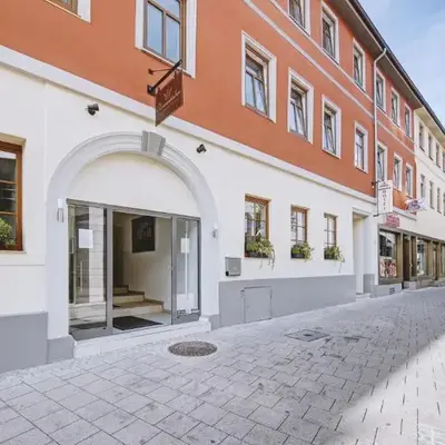 Boutique-Hotel Kronenstuben - unschlagbare Zentrumsnähe direkt am Marstall & Marktplatz - Schloss in 3 Min - Frühstück - Langzeitmiete