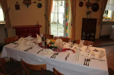 Ein Restaurant oder anderes Speiselokal in der Unterkunft Gasthof Jäger