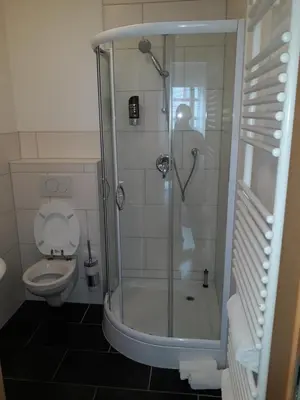 Ein Badezimmer in der Unterkunft Hotel Restaurant Stern