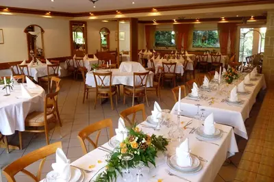 Ein Restaurant oder anderes Speiselokal in der Unterkunft Gasthof Waldeslust