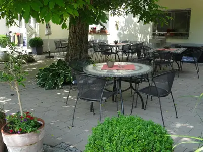 Ein Garten an der Unterkunft Gasthof Waldeslust