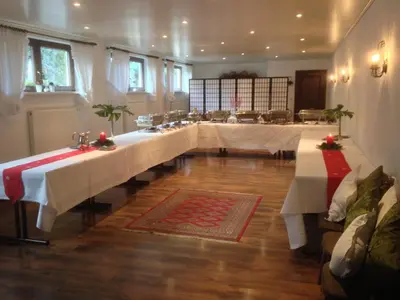 Ein Sitzbereich in der Unterkunft Hotel und Restaurant -Gasthaus Zur Pfalz
