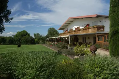 Ein Garten an der Unterkunft Gästehaus Vinetum