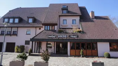 Das Gebäude in dem sich die Pension befindet