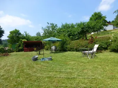 Ein Garten an der Unterkunft Feriengaleriewohnung Im Denkmal Stilvoll-Komfortabel Baubiologisch